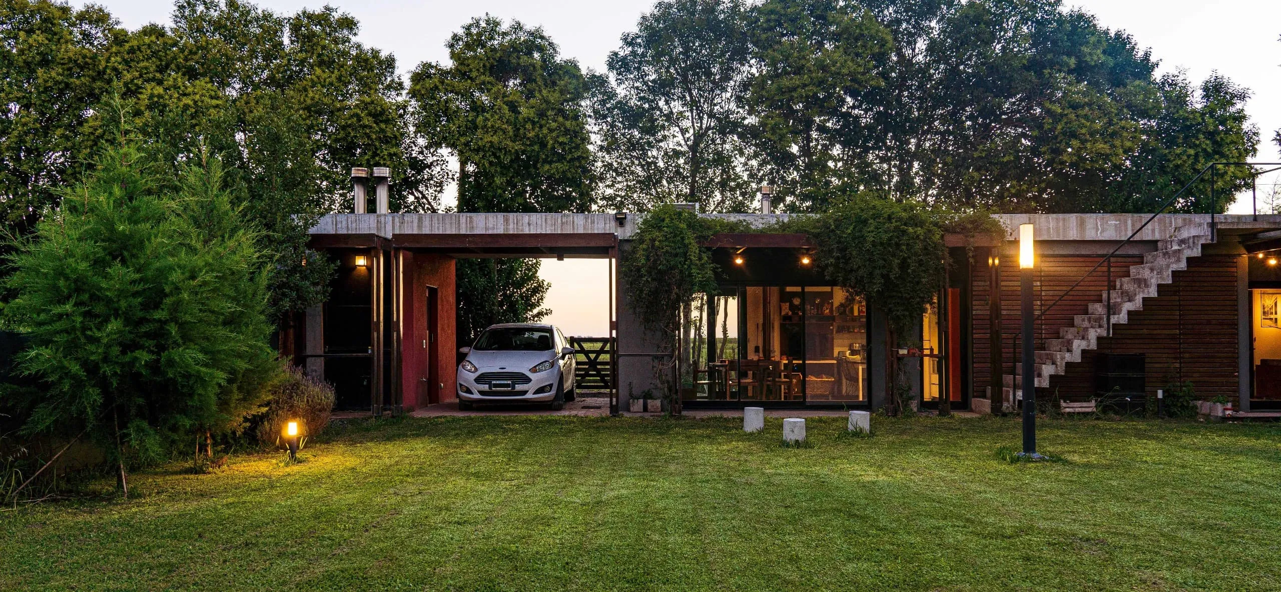 Vista exterior del proyecto Casa VL, San Antonio de Areco, Buenos Aires, Argentina.